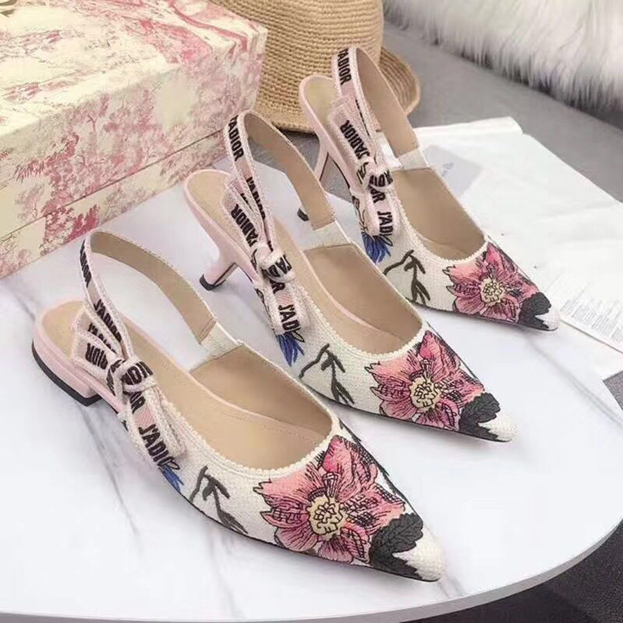 With Box! Fashoin Woman Shoe heels Ladies Flat Female Trend Classics Elegant Rhinestone Pionted Toes Dress Shoes shoe02 01
With Box! Fashoin Woman Shoe heels Ladies Flat Female Trend Classics Elegant Rhinestone Pionted Toes Dress Shoes shoe02 01