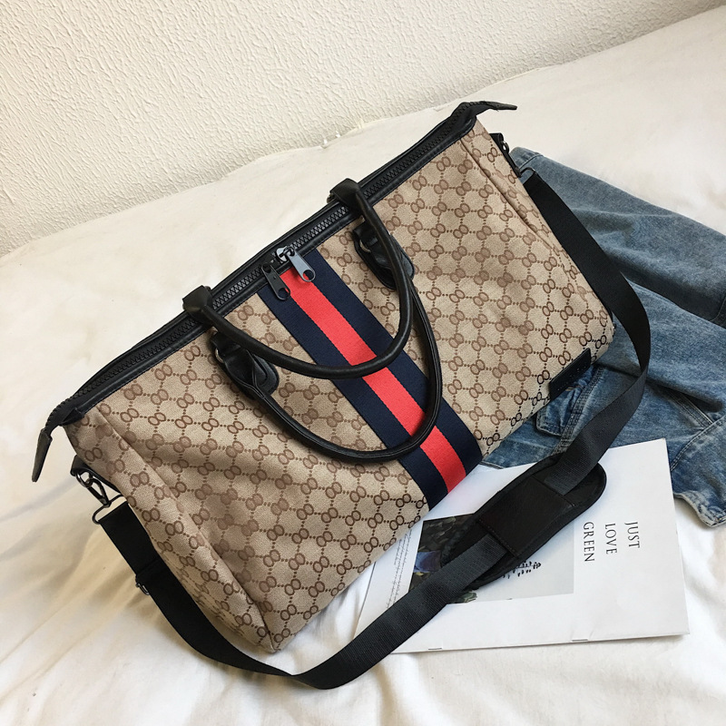 Fashion Mens Duffle Bags Luggage women shoulder fitness sports Messenger Bag letter red green belt cross style with shoe box, Good bag as pic
Fashion Mens Duffle Bags Luggage women shoulder fitness sports Messenger Bag letter red green belt cross style with shoe box, Good bag as pic