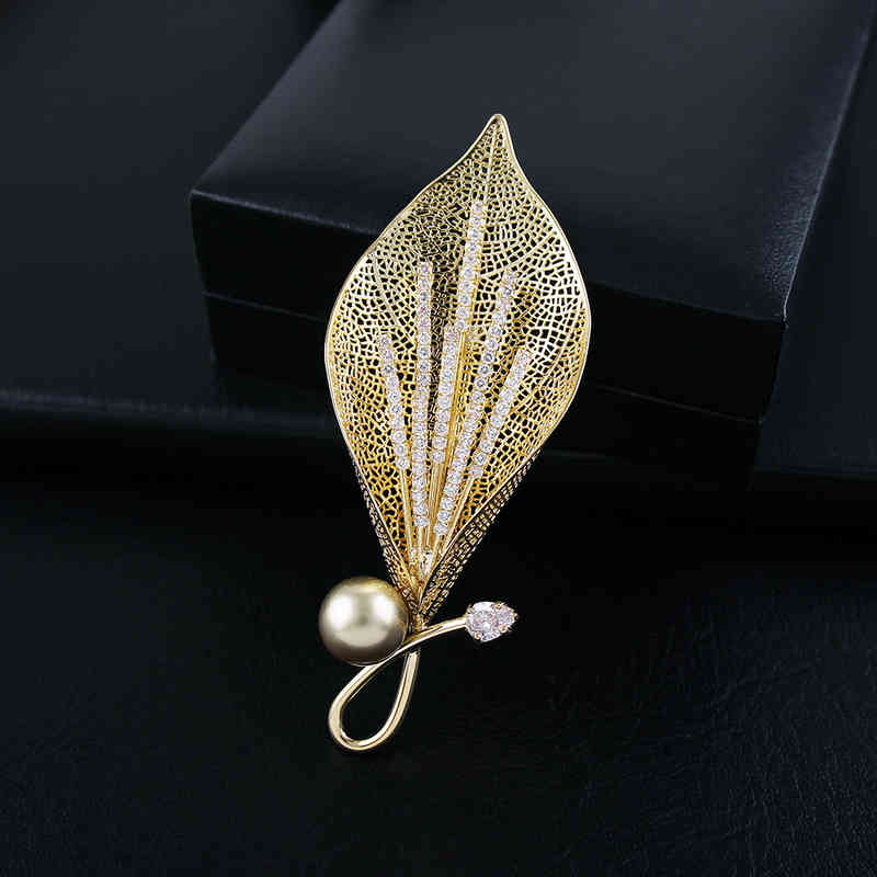Zantedeschia Grandiflora Brooch Gold Electroplating Micro Inlaid Zircon High Grade Pearl