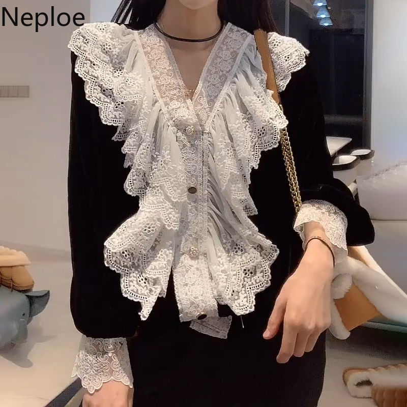 Neploe Vintage Blouses Women Heavy Lace Patchwork Shirts Sweet Ruffles V-neck Blouse Black Velvet Tops Blusas Mujer De Moda 210422