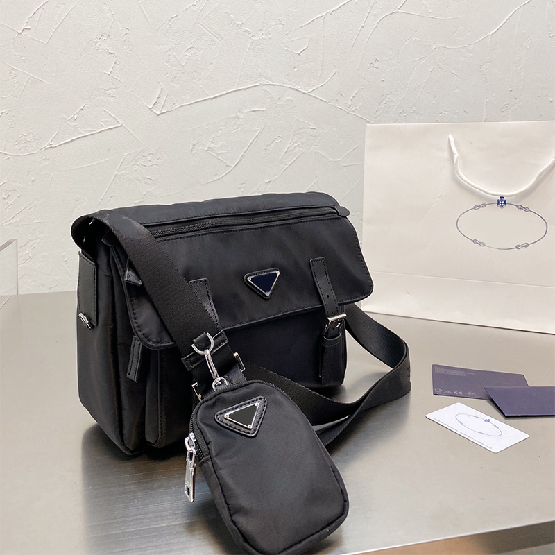 2021 Men Designers Fashion Luxurys Messenger Bag Ladies Classic Shoulder Bags Nylon Material Size: 30*23cm, This item is not for sale
2021 Men Designers Fashion Luxurys Messenger Bag Ladies Classic Shoulder Bags Nylon Material Size: 30*23cm, This item is not for sale
