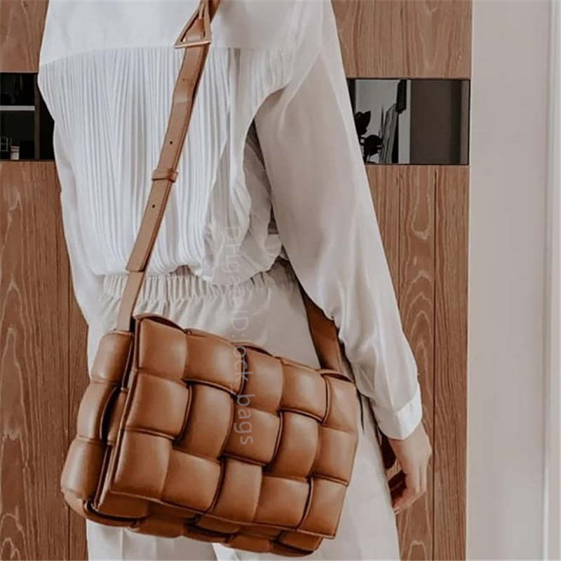 Top Knitting 2021 Lady Fashion Handbags Shoulder Bag Hot Totes Clutch Cross Body Famous Designer Caviar leather Purse Lady's Crossbody Quilted Flap Square Bag wallet, Color q
Top Knitting 2021 Lady Fashion Handbags Shoulder Bag Hot Totes Clutch Cross Body Famous Designer Caviar leather Purse Lady's Crossbody Quilted Flap Square Bag wallet, Color q