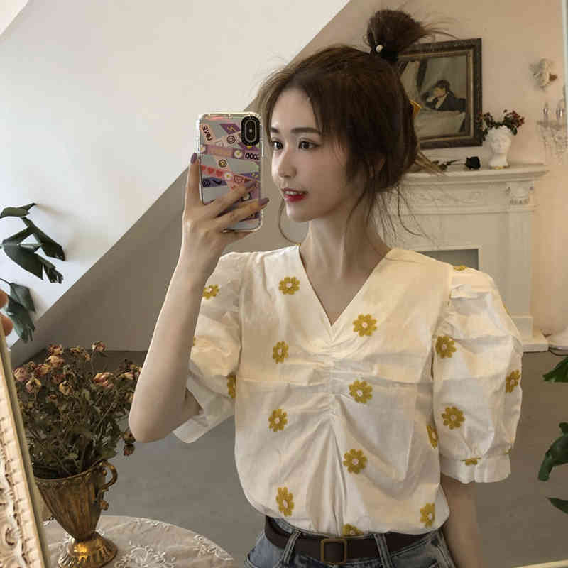 5 Style Summer Fresh Sweet V Neck Puff Short Sleeve Strawberry Embroidered Blouse Women Japan Chic Fruit Tops Blusas Mujer 210429
