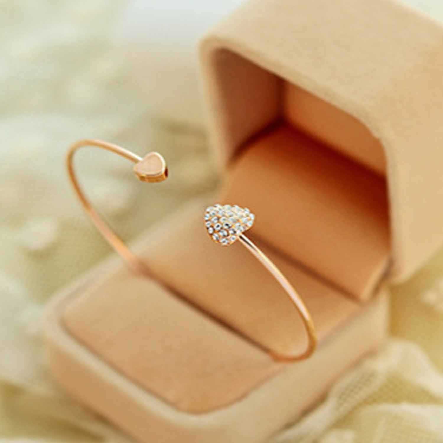 New Fashion Metal Women Adjustable Crystal Double Heart Bow Knot Cuff Opening Aesthetic Bracelet Jewelry Gift Q0719
New Fashion Metal Women Adjustable Crystal Double Heart Bow Knot Cuff Opening Aesthetic Bracelet Jewelry Gift Q0719