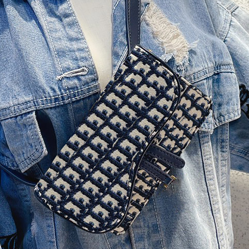 Fashion Women`s Canvas Cross Body Bag Brand Luxury Mini Women Bags WOC Metal Chain High Quality For Female, Increased fee
Fashion Women`s Canvas Cross Body Bag Brand Luxury Mini Women Bags WOC Metal Chain High Quality For Female, Increased fee