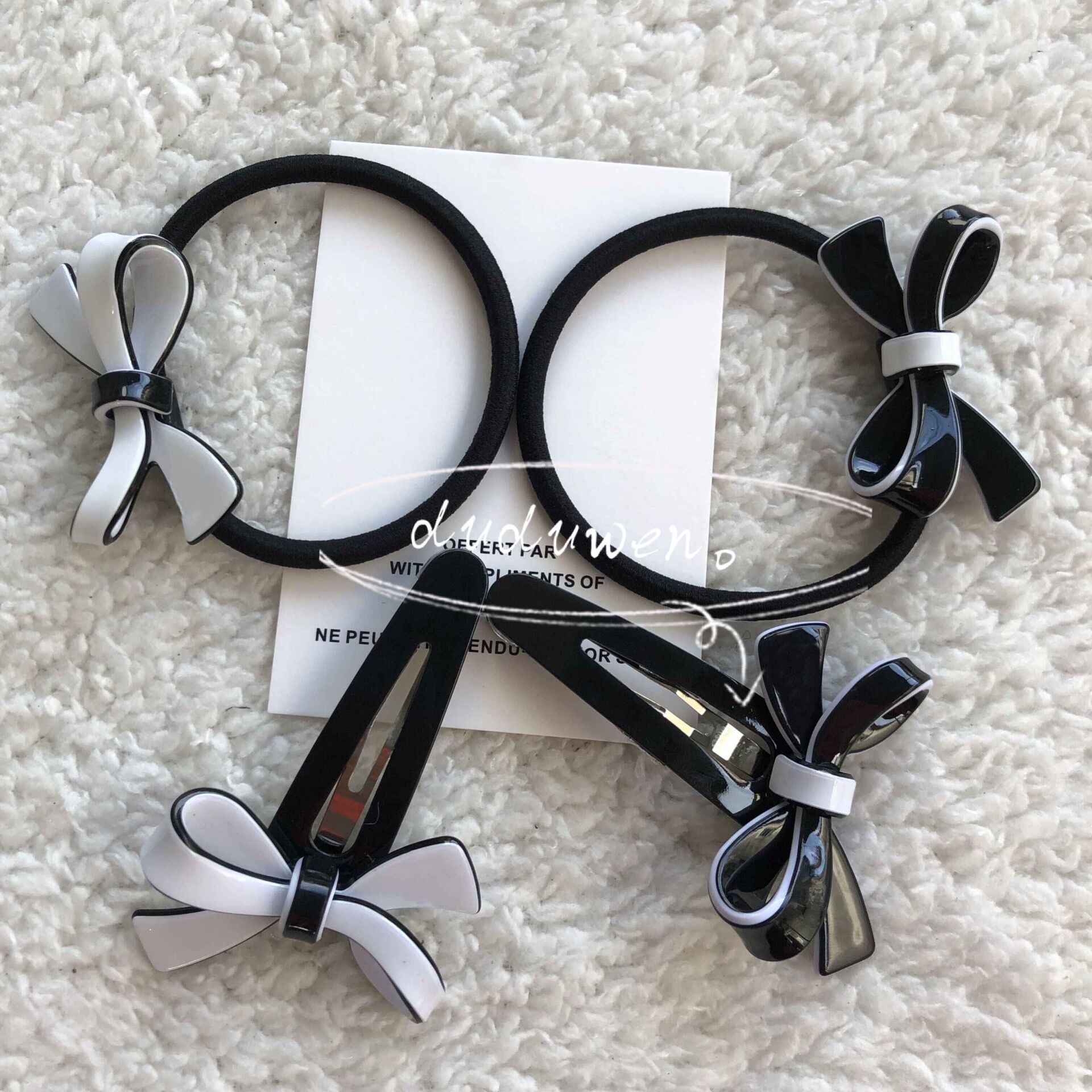 Fashion Hair Clips pretty bowknot engraved C acrylic barrette and hairtie including parper cards
Fashion Hair Clips pretty bowknot engraved C acrylic barrette and hairtie including parper cards