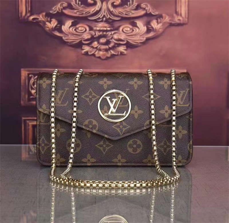 8 LV LOUIS MONTAIGNE BB Handbags Leather Women Shoulder Bags VUTTON Messenger Crossbody Bag VITTON Purse Fashion Designer Handbag To, Red;black
8 LV LOUIS MONTAIGNE BB Handbags Leather Women Shoulder Bags VUTTON Messenger Crossbody Bag VITTON Purse Fashion Designer Handbag To, Red;black