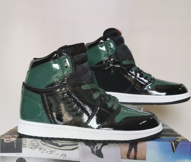 1s Solefly Mens Basketball Shoes top Quality Sail Fir-Team 1 high OG outdoor sneakers AV3905-038 with box size36~46, Green
1s Solefly Mens Basketball Shoes top Quality Sail Fir-Team 1 high OG outdoor sneakers AV3905-038 with box size36~46, Green