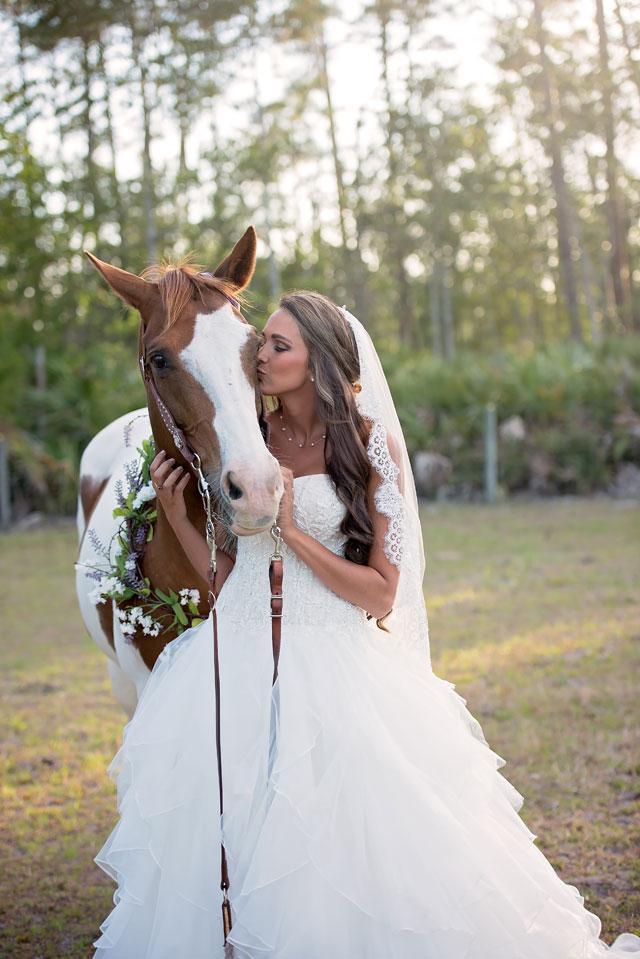 Country Wedding Dresses Cascading Ruffles Bridal Gown Custom Made Lace Applique Sweetheart Neckline Plus Size Sweep Train Vestido De Novia
