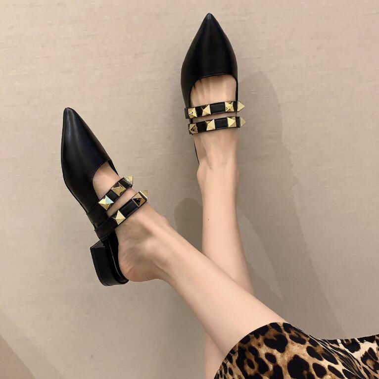 Gold Rivet Sandals Luxury Designers Women Slippers Flat Heel Sliders Calfskin All-match Stylist Shoes 3cm High Heels With Box, Black
Gold Rivet Sandals Luxury Designers Women Slippers Flat Heel Sliders Calfskin All-match Stylist Shoes 3cm High Heels With Box, Black
