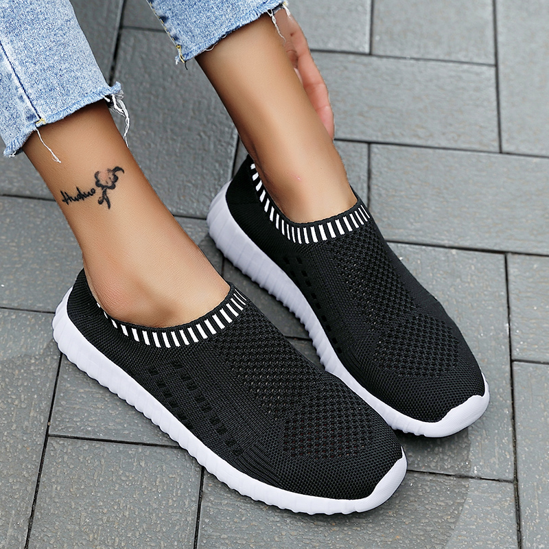 68SS mesh breathable men's and women's running shoes trendy fashion light outdoor sports summer
68SS mesh breathable men's and women's running shoes trendy fashion light outdoor sports summer