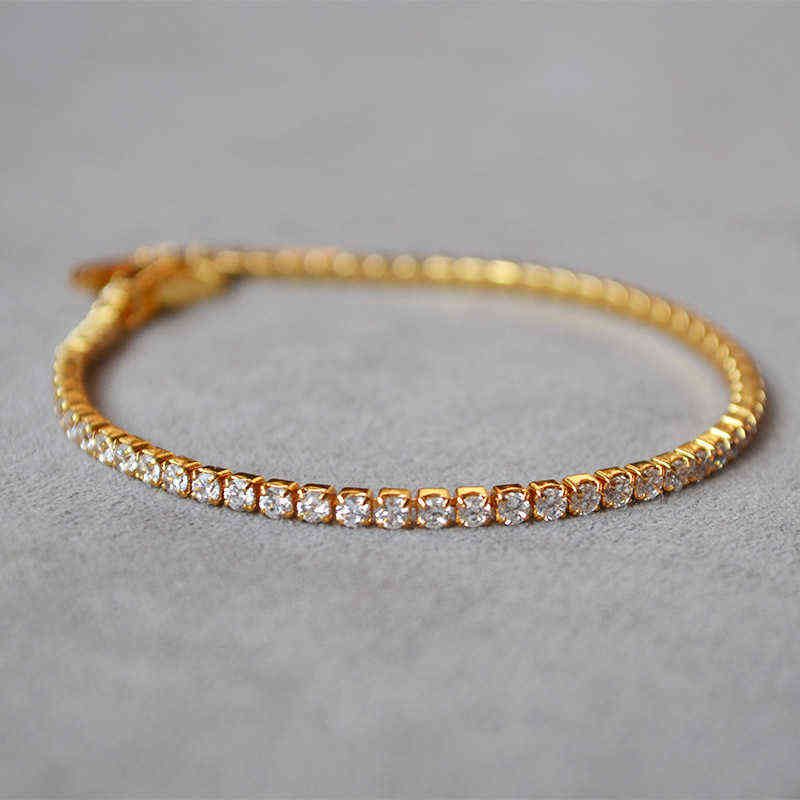 Simple, Stylish, Delicate, Flash-drilled and Fire-colored Zircon Laminated Belt Joker Goddess Temperament Clasp Bracelet.
Simple, Stylish, Delicate, Flash-drilled and Fire-colored Zircon Laminated Belt Joker Goddess Temperament Clasp Bracelet.