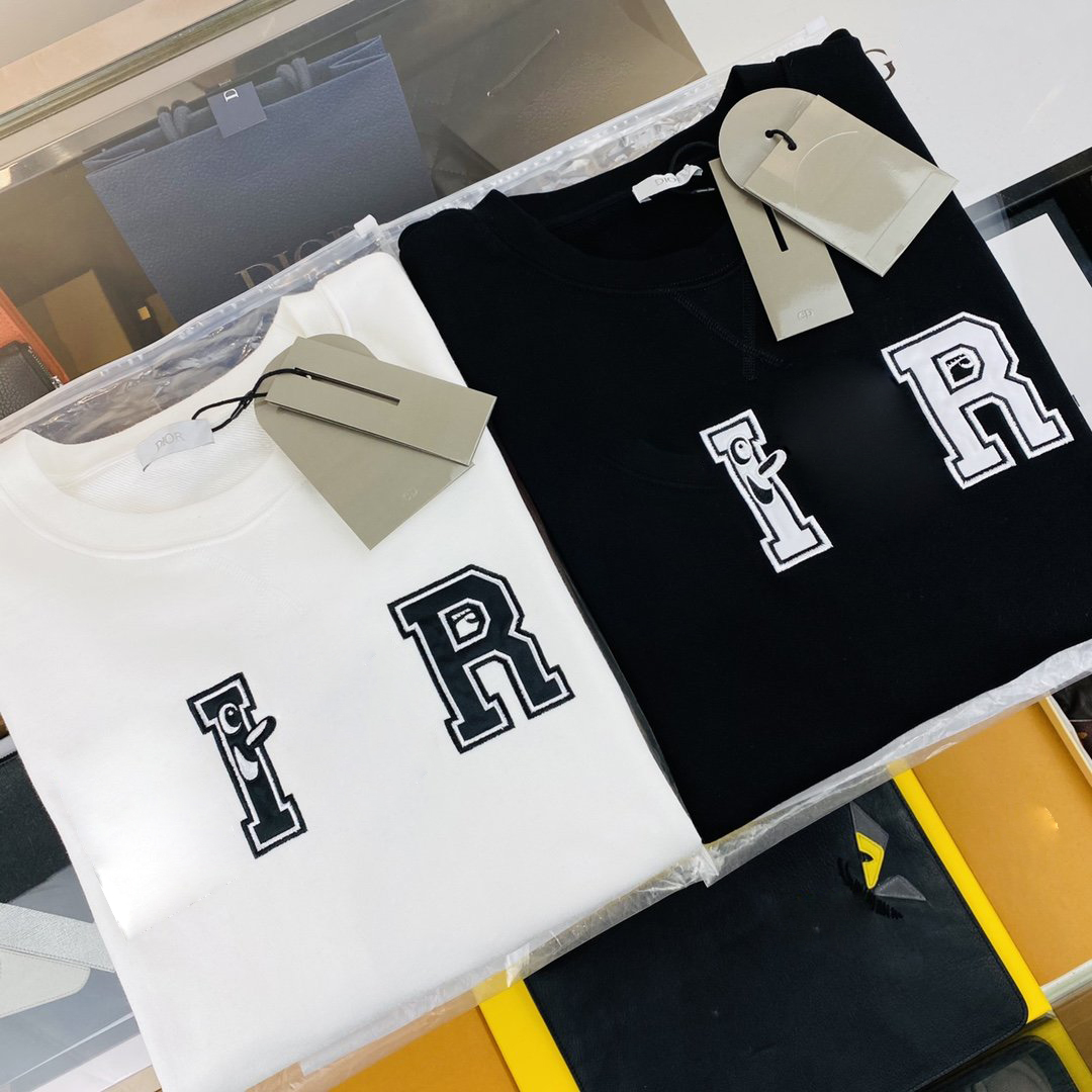 21SS Europe's latest popular fashion pure cotton sports loose black and white sweater famous men's designer high-quality letter pr, White;black
21SS Europe's latest popular fashion pure cotton sports loose black and white sweater famous men's designer high-quality letter pr, White;black