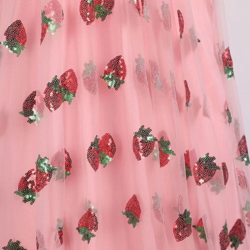 Stock Strawberry Dress Women Fashion Deep V Pleated Puff Sleeve Sweet Voile Mesh Sequins Embroidery French Party Dresses 210409
