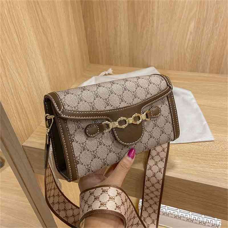 2022 Factory Wholesale Designer Handbags On Clearance red texture small female printed broadband messenger popular one shoulder square 8EIR, Coffee
2022 Factory Wholesale Designer Handbags On Clearance red texture small female printed broadband messenger popular one shoulder square 8EIR, Coffee
