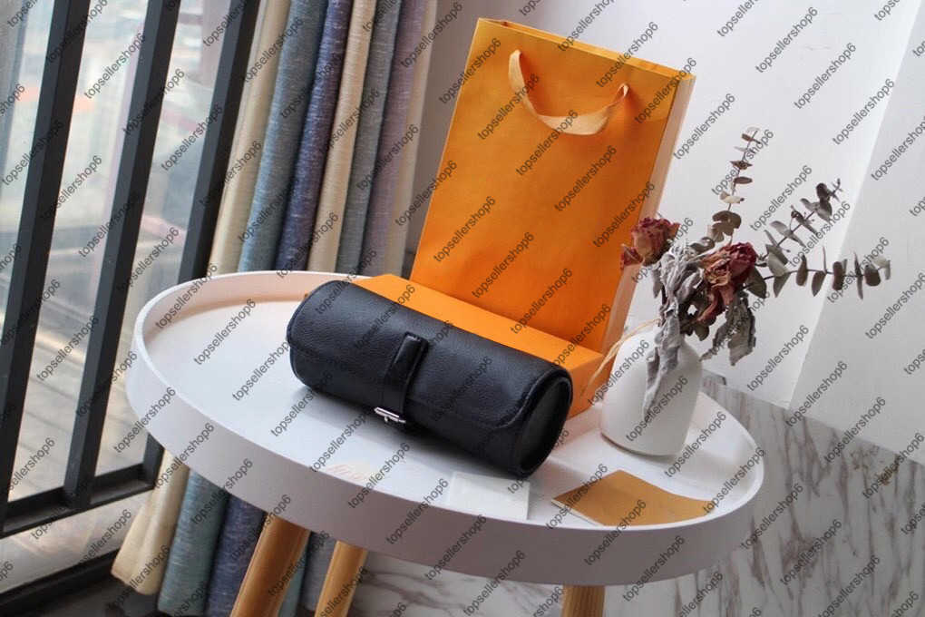 M43385 M47530 N41137 3 WATCH CASE canvas check elegant Eclipse real calf leather removable three watchcase discount, M47530 brown letter flower print
M43385 M47530 N41137 3 WATCH CASE canvas check elegant Eclipse real calf leather removable three watchcase discount, M47530 brown letter flower print