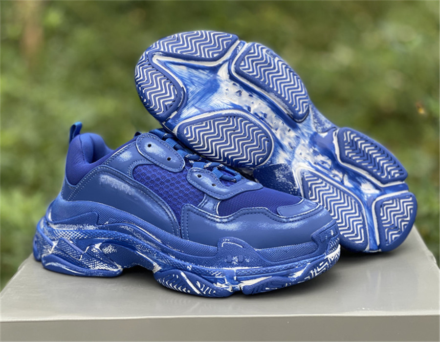 authentic triple s white blue graffiti dark green designer casual shoes men womens platform sneakers 17FW paris trainers sports shoe with or
authentic triple s white blue graffiti dark green designer casual shoes men womens platform sneakers 17FW paris trainers sports shoe with or