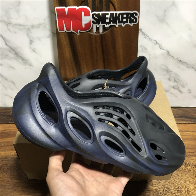 Top Qualit Designer Crocs Sandals Slides Slippers Graffiti Bone Resin Desert Rubber Slipper Summer Moon Grey Brown Flat Men Women Beach Foam Runner with box 36-47 EUR, Deep purple
Top Qualit Designer Crocs Sandals Slides Slippers Graffiti Bone Resin Desert Rubber Slipper Summer Moon Grey Brown Flat Men Women Beach Foam Runner with box 36-47 EUR, Deep purple