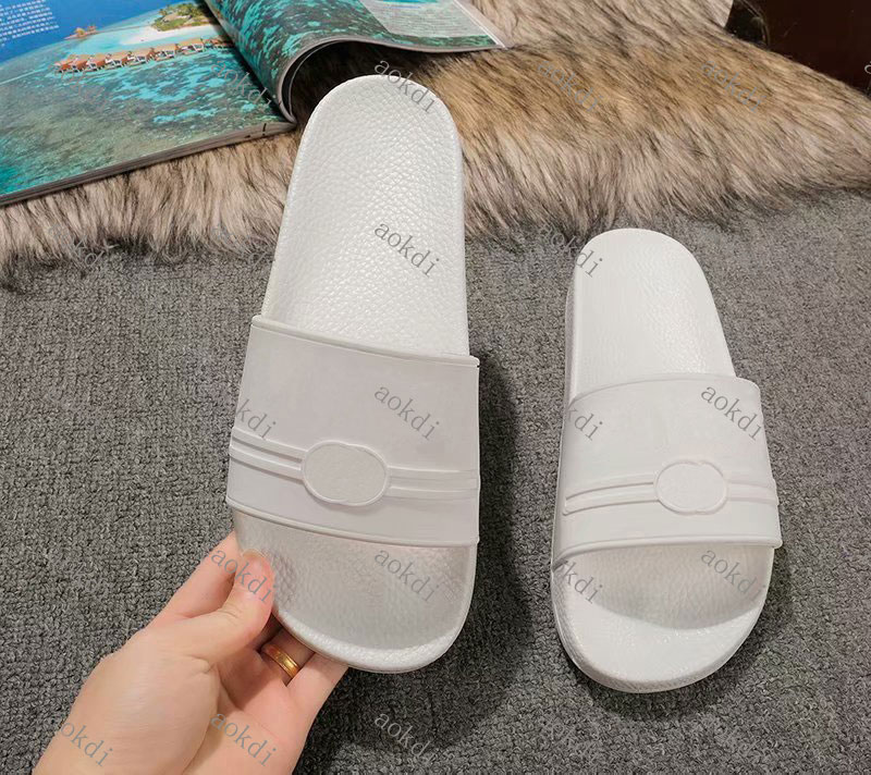 Fashion Luxury Women Slippers Sandals Ladies Beach Slipper Tide Male Rivet Stud Slippers Non-slip Leather Mens Casual flip flop, Black
Fashion Luxury Women Slippers Sandals Ladies Beach Slipper Tide Male Rivet Stud Slippers Non-slip Leather Mens Casual flip flop, Black