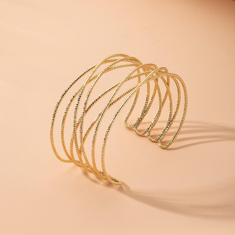 Bangle Heavy Metal Open Bracelet Female Personality Hollow Retro Hand Jewelry
Bangle Heavy Metal Open Bracelet Female Personality Hollow Retro Hand Jewelry