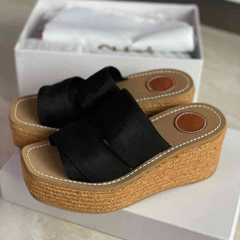 Women Digner Slippers Woody Wedge Mule Glyn Platform Padrille White Printing Letter Canvas Sandal High Heels Flat Rubber Bottom Sho, Color 1
Women Digner Slippers Woody Wedge Mule Glyn Platform Padrille White Printing Letter Canvas Sandal High Heels Flat Rubber Bottom Sho, Color 1