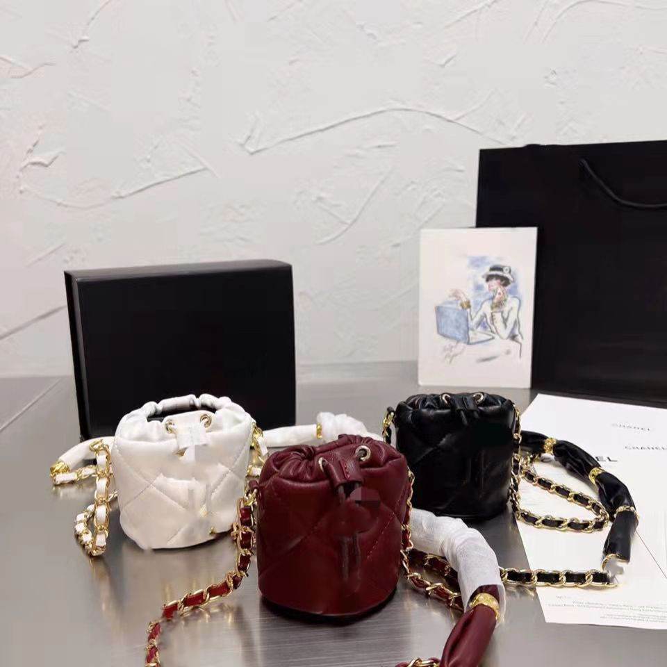 CLASSIC FLOWER Mini bucket now mainstream leading bag the latest fashion elements into a beautiful girl do not lose fashionable feeling restoring ancient, Customize
CLASSIC FLOWER Mini bucket now mainstream leading bag the latest fashion elements into a beautiful girl do not lose fashionable feeling restoring ancient, Customize