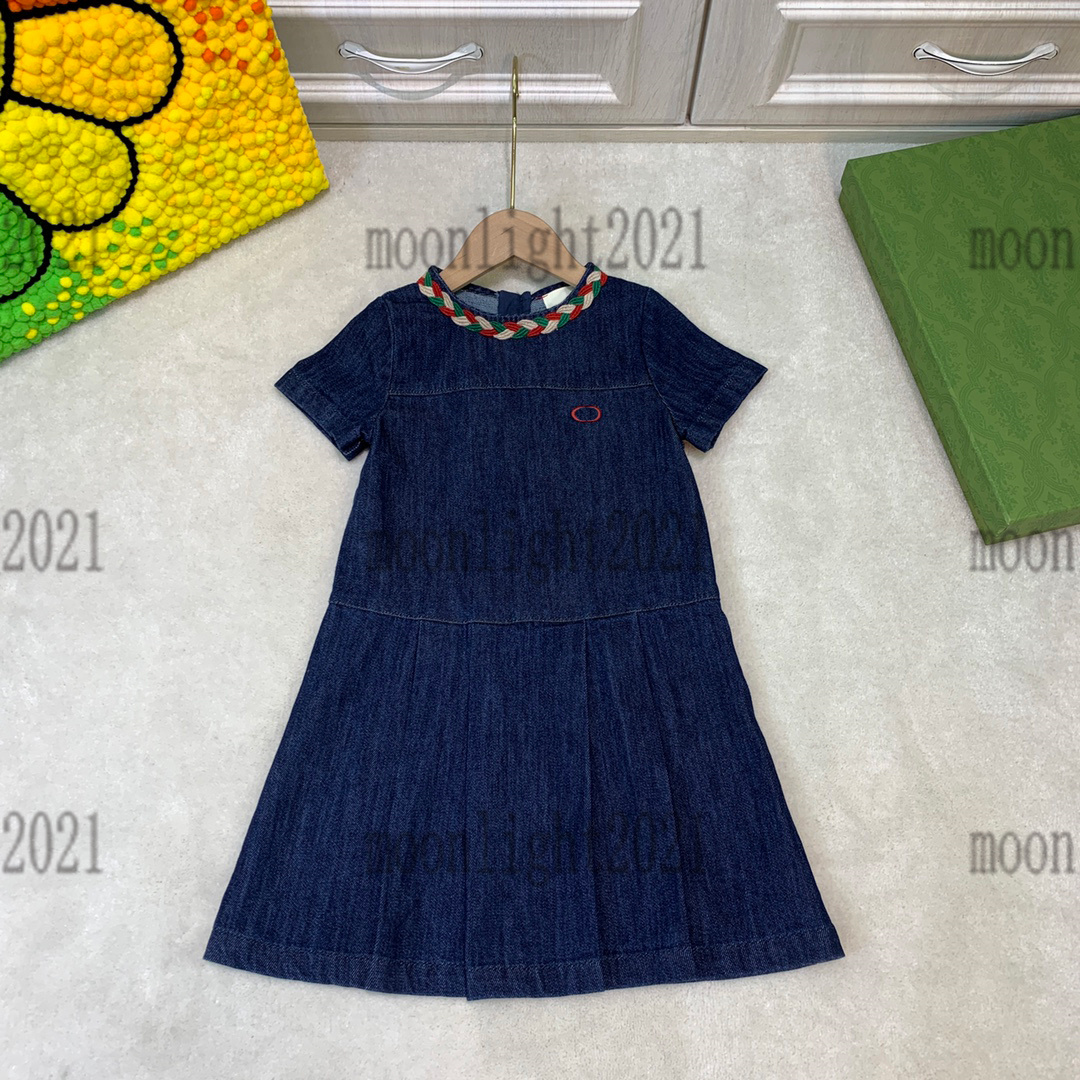 22ss girls high-ends jeans princess dress summer denim cotton skirt sleeveless round neck Design dresses brand designer skirts girl bbr skirt navy color size 110-160, Yellow
22ss girls high-ends jeans princess dress summer denim cotton skirt sleeveless round neck Design dresses brand designer skirts girl bbr skirt navy color size 110-160, Yellow