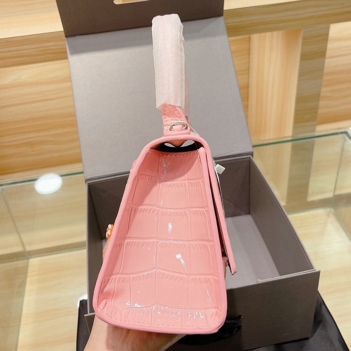 Designer Handbags Women 2021 Balencaiga Handbags Lady Shopping Bag Big b Classic Crocodile Pattern Cross Body-bag Lady Fashio 81LL, Color w
Designer Handbags Women 2021 Balencaiga Handbags Lady Shopping Bag Big b Classic Crocodile Pattern Cross Body-bag Lady Fashio 81LL, Color w