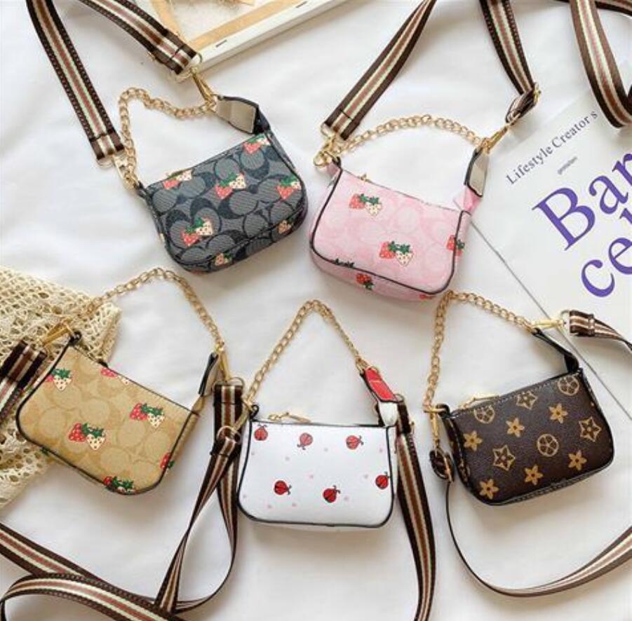 Fashion luxurys designers bag girls plaid square buckle messenger bag children single shoulder princess bag kids lattice handbag coin purse, Black
Fashion luxurys designers bag girls plaid square buckle messenger bag children single shoulder princess bag kids lattice handbag coin purse, Black
