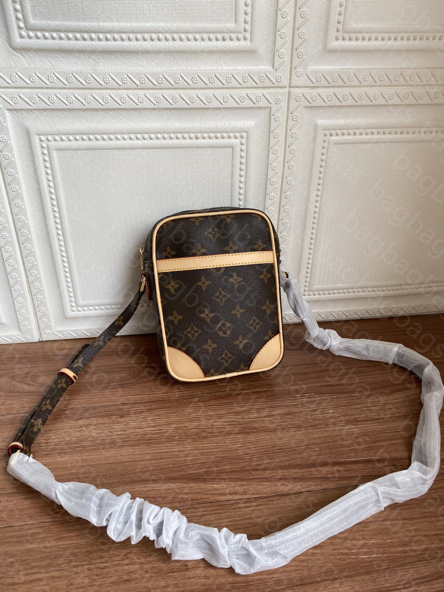 Luxury designer high quality camera bag women shoulder messenger handbag purse wallet, Brown flower
Luxury designer high quality camera bag women shoulder messenger handbag purse wallet, Brown flower