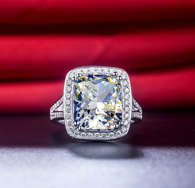 Luxury Ring Sterling Silver 8CT Cushion Engagement 925 NSCD Simulated Big Diamond Rings PT950 Stamped Anniversary Gift with Box Ship from USA
Luxury Ring Sterling Silver 8CT Cushion Engagement 925 NSCD Simulated Big Diamond Rings PT950 Stamped Anniversary Gift with Box Ship from USA