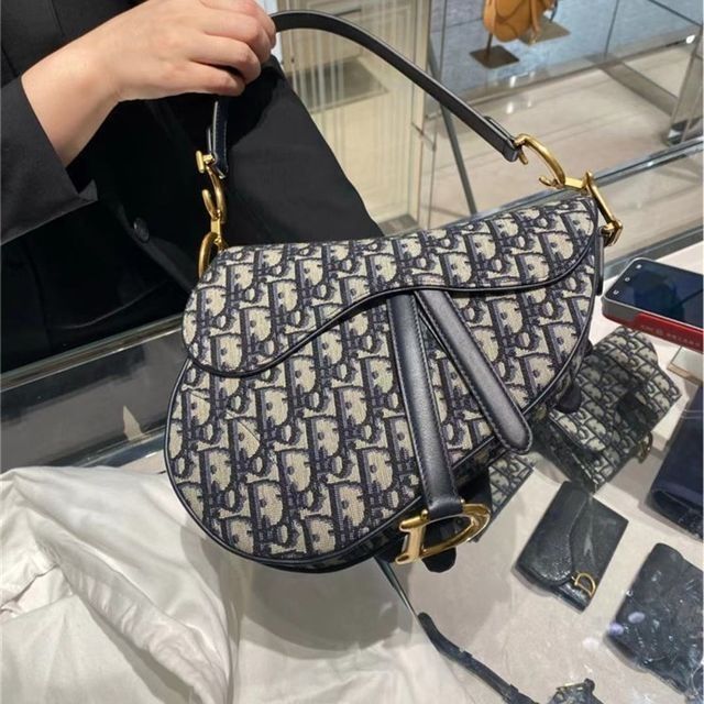 Christian Designer Handbag Saddle bag old flower embroidery canvas Single Shoulder Messenger hand large Zlh, Large size
Christian Designer Handbag Saddle bag old flower embroidery canvas Single Shoulder Messenger hand large Zlh, Large size