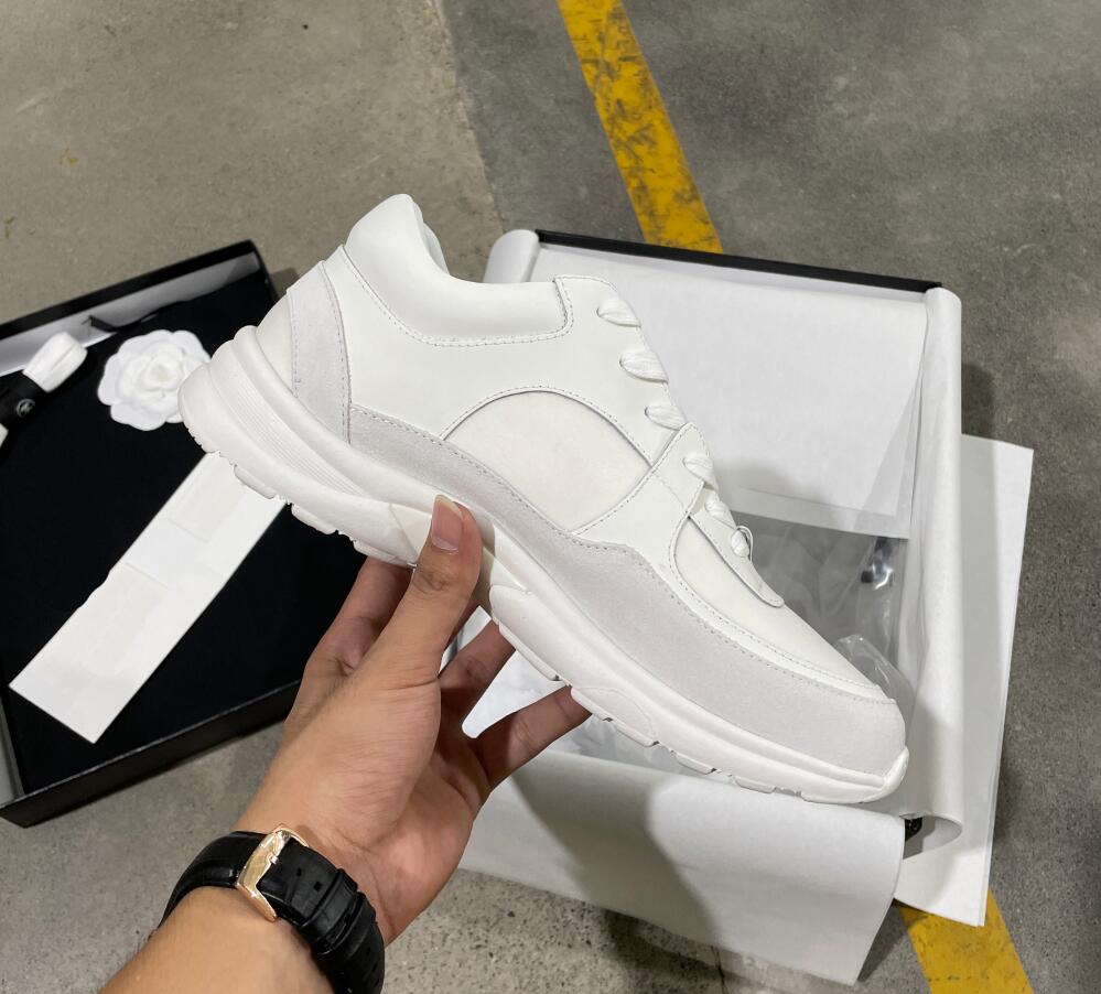 Designer luxury men women casual shoes fabric suede effect calfskin nylon Reflective sneakers velvet mixed fiber fashion top quality with box size 35-47, Color 13
Designer luxury men women casual shoes fabric suede effect calfskin nylon Reflective sneakers velvet mixed fiber fashion top quality with box size 35-47, Color 13