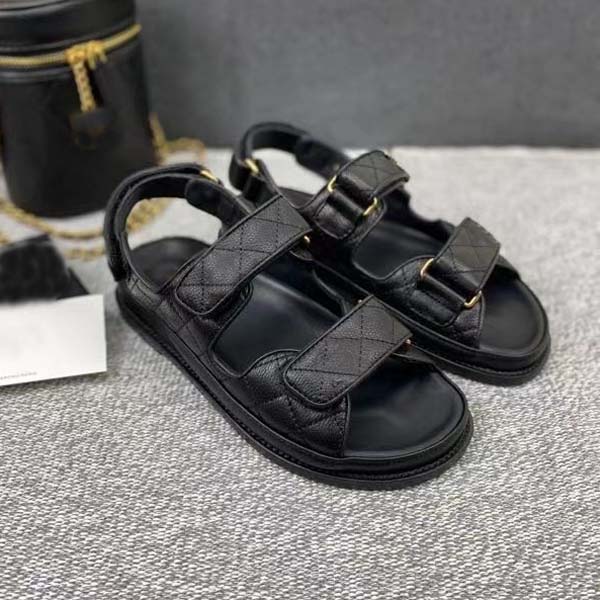 Designer Women Sandals High Quality Womens Slides Crystal Calf leather Classic quilted Fashion Platform Casual Shoes Summer Beach Slipper 35-42 With box and dust bag, 3# 
Designer Women Sandals High Quality Womens Slides Crystal Calf leather Classic quilted Fashion Platform Casual Shoes Summer Beach Slipper 35-42 With box and dust bag, 3#