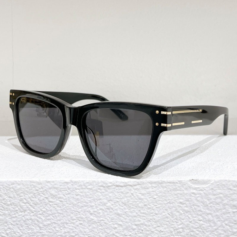 Designer rectangular sunglasses SIGNATUURE S6U ladies summer classic shopping two-tone frame travel vacation club glasses women UV400 with original box
Designer rectangular sunglasses SIGNATUURE S6U ladies summer classic shopping two-tone frame travel vacation club glasses women UV400 with original box