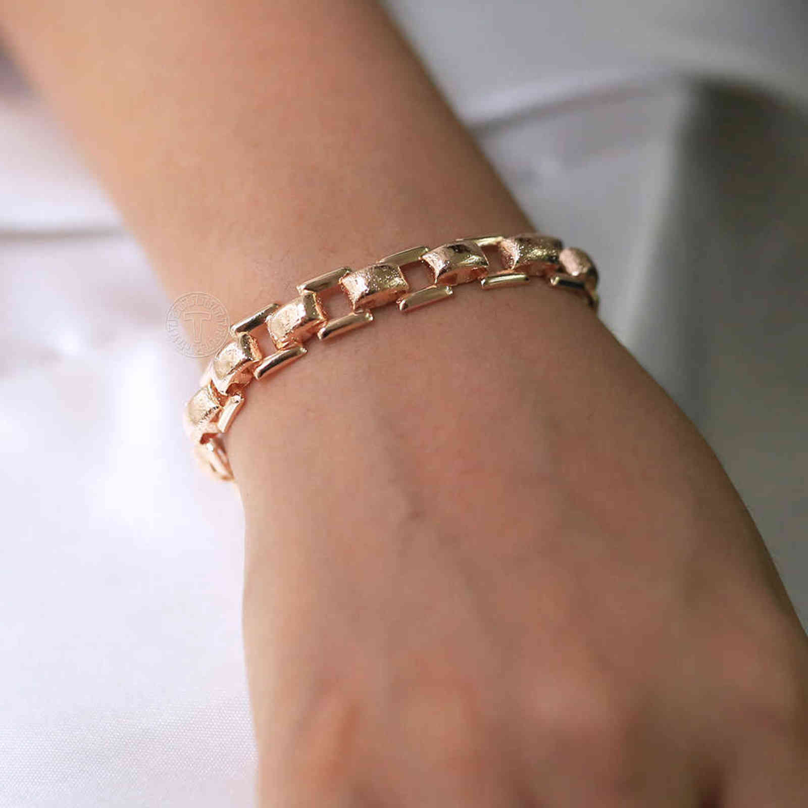 Women Girls 585 Rose Gold Square Shaped Bracelets Elegant Carved Wrist 2021 Fashion Jewelry Gifts Cb71
Women Girls 585 Rose Gold Square Shaped Bracelets Elegant Carved Wrist 2021 Fashion Jewelry Gifts Cb71