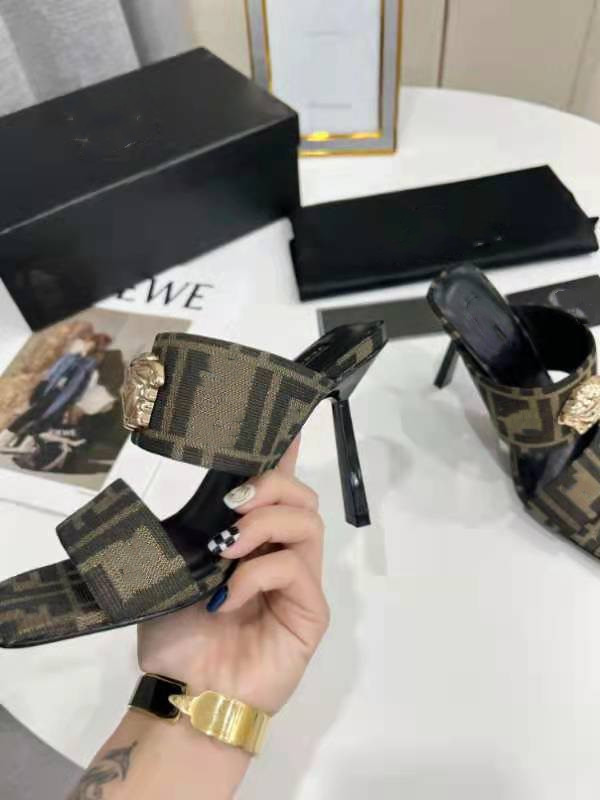 2021 fashion designer mesh strap with high heel square sandals is a must for sexy girls in summer Including boxes and bags size 35-40, Black
2021 fashion designer mesh strap with high heel square sandals is a must for sexy girls in summer Including boxes and bags size 35-40, Black