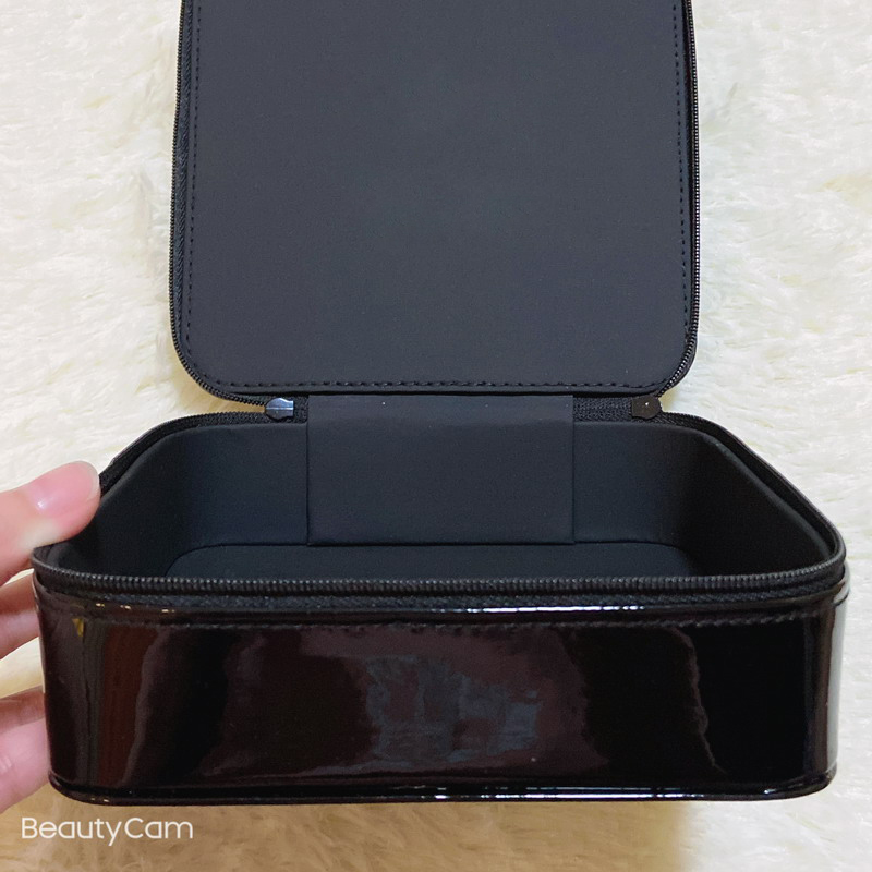 Classic fashion C women black makeup bag large-capacity patent leather storage box cosmetic case for ladies collect vogue items party gifts
Classic fashion C women black makeup bag large-capacity patent leather storage box cosmetic case for ladies collect vogue items party gifts