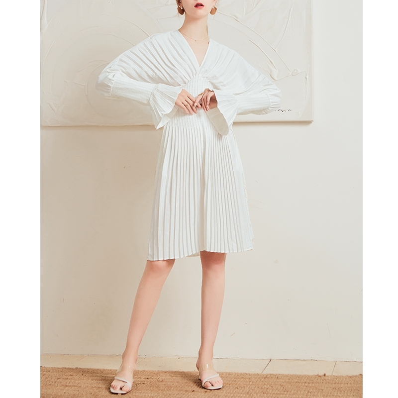 DEAT summer flare sleeves pleated white color high waist V-neck knee length pullover sexy female dress WR30800L 210428