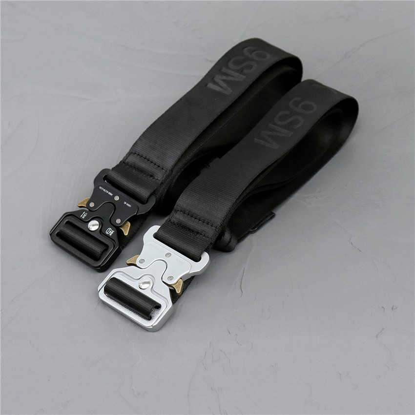 1017 Alyx 9sm Classic Rollercoaster Belt Men Women Silvery Metal Buckle Alyx Belts Jacquard Labeled Q0630, Black
1017 Alyx 9sm Classic Rollercoaster Belt Men Women Silvery Metal Buckle Alyx Belts Jacquard Labeled Q0630, Black