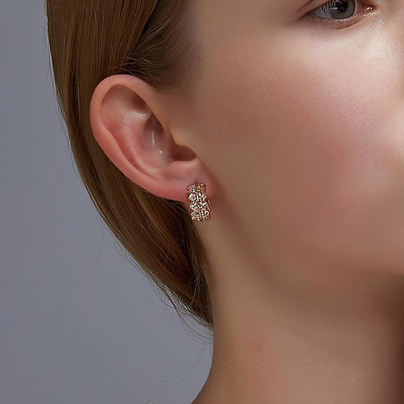 korean gear modeling diamond stud earrings geometric splicing c-shaped ear drop women business party gift alloy earring ornaments accessorie, Golden;silver
korean gear modeling diamond stud earrings geometric splicing c-shaped ear drop women business party gift alloy earring ornaments accessorie, Golden;silver