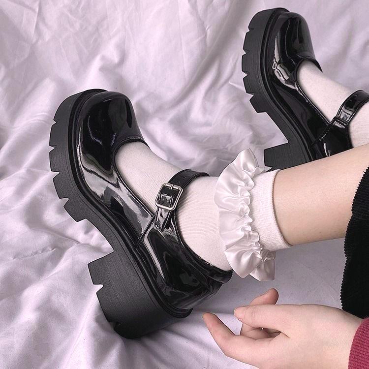 Dress Shoes LIHUAMAO Retro High Heels Round Toe Mary Jane Ankle Strap Party Office Lady Wedding Pumps Lolita, Black
Dress Shoes LIHUAMAO Retro High Heels Round Toe Mary Jane Ankle Strap Party Office Lady Wedding Pumps Lolita, Black