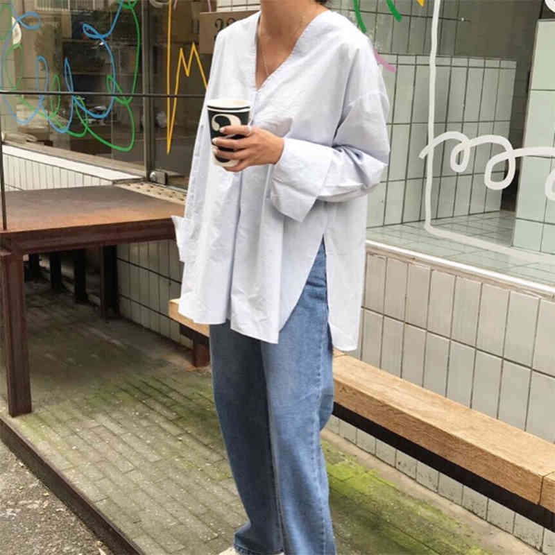Spring Autumn Korea Fashion Women Loose V-neck Shirt Cotton Female Tops Long Sleeve Button Vintage Blouses Solid Bluse S108 210512