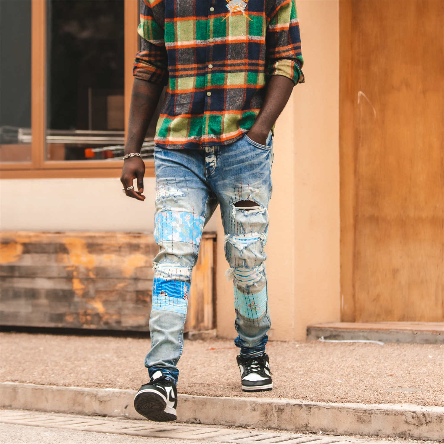 2021 Mens Jeans High Street Tide Brand Washed Distressed Light Blue Embroidered Patches Knee Length Basic Slim Fit Casual Men Teens
2021 Mens Jeans High Street Tide Brand Washed Distressed Light Blue Embroidered Patches Knee Length Basic Slim Fit Casual Men Teens