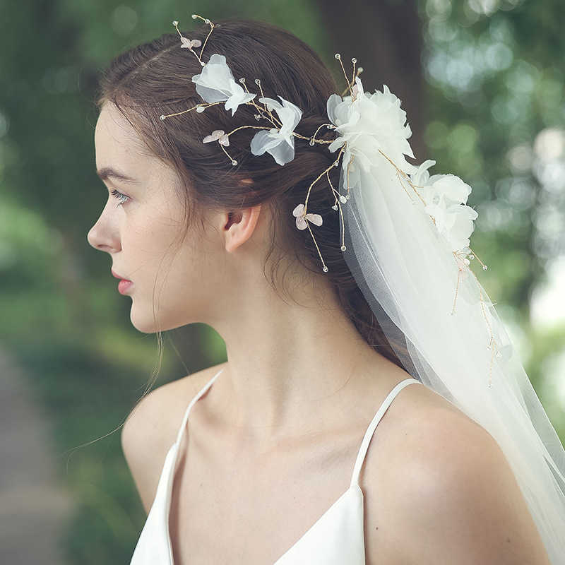 Ins Hotsale White Flower Bridal Veils Crystal Wedding Headpiece with Veil Handmade Women Accessories X0726