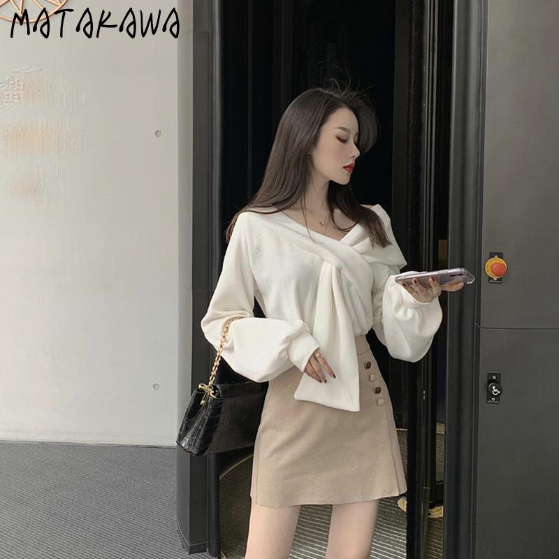 MATAKAWA Korean V-neck Women's Sweater Spring Japanese Fashion Pullover Long Lantern Sleeve Woman Sweaters Top 210513