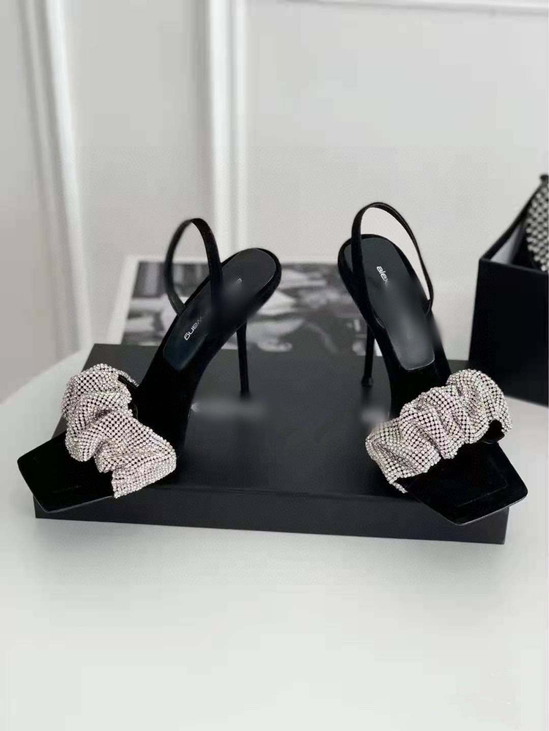 Black Designer Women Sandals 7-9cm Heels Fashion Beauty Luxury Sandal Bling Crystal Beaded Prom Evening Womens Shoes Heel
Black Designer Women Sandals 7-9cm Heels Fashion Beauty Luxury Sandal Bling Crystal Beaded Prom Evening Womens Shoes Heel
