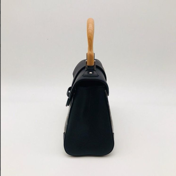 goyar elegant Boston Leather Mini pillow dog tooth bag One Shoulder Messenger Handbag, Box
goyar elegant Boston Leather Mini pillow dog tooth bag One Shoulder Messenger Handbag, Box