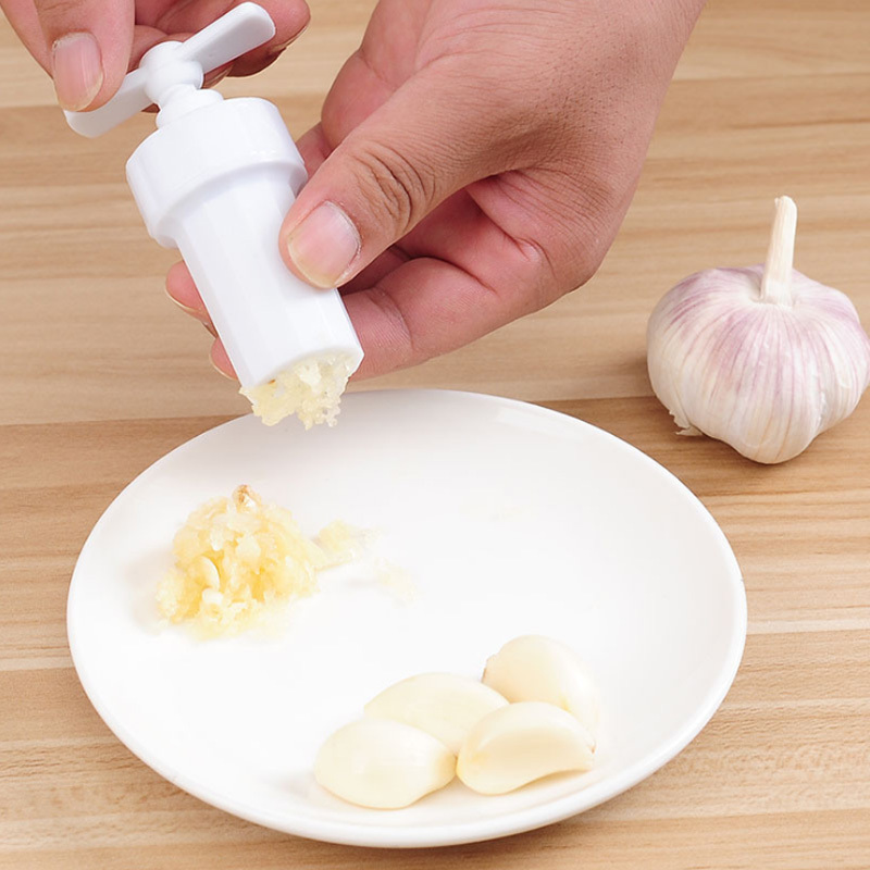 Kitchen Gadgets Rotating Handle Plastic Vegetable Tool Portable Garlic Chopper 1Pcs Garlic Squeezer Garlic Presses