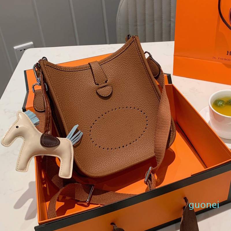 Handbags Purse Cross Body Bag Plain Lichi Pattern Belt fashion H letter Width Belt Lady Classic Genuine Leather Single Shoulder Bags 2022, 08(18cm)
Handbags Purse Cross Body Bag Plain Lichi Pattern Belt fashion H letter Width Belt Lady Classic Genuine Leather Single Shoulder Bags 2022, 08(18cm)